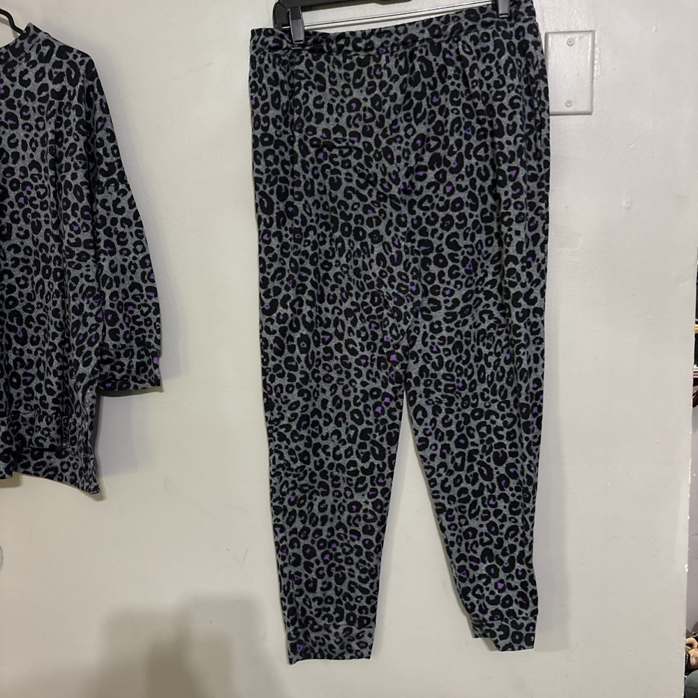 Simply Vera Vera Wang Leopard Print Grey Black Purple Pajamas Sz Lg Night Wear - Picture 13 of 13